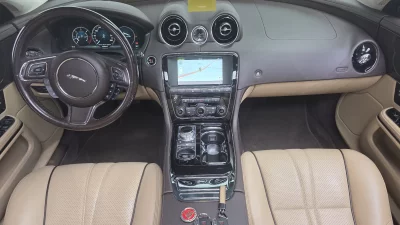 Jaguar XJ