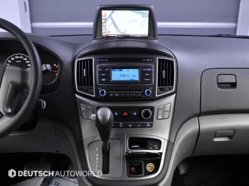 Hyundai Starex