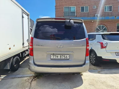 Hyundai Starex