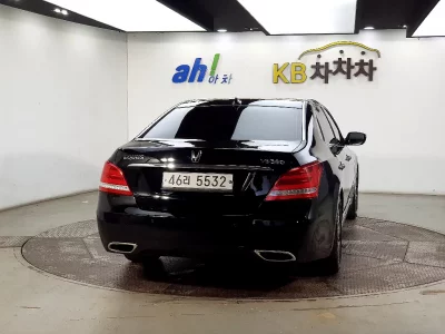 Hyundai Equus
