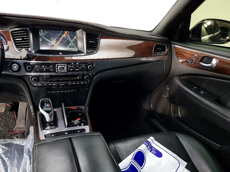 Hyundai Equus