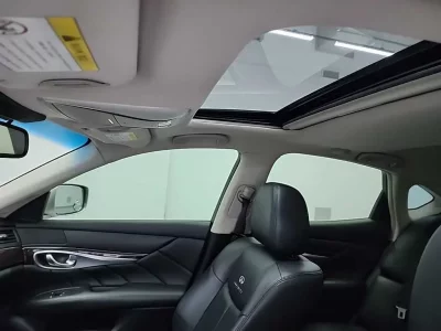 Infiniti M
