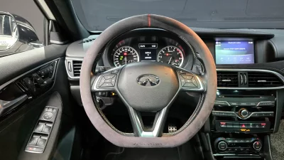 Infiniti Q30