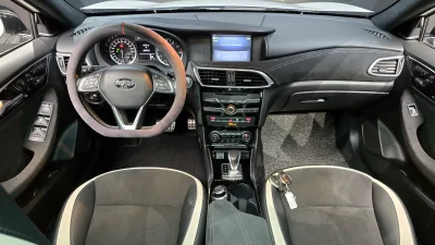 Infiniti Q30