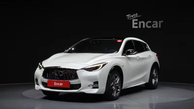 Infiniti Q30