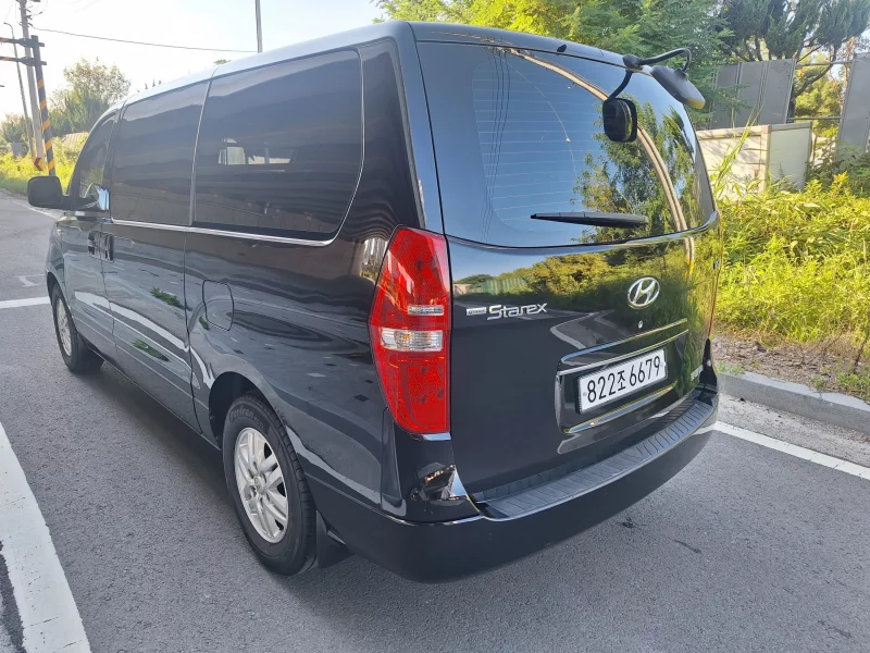 Hyundai Starex