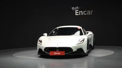 Maserati MC20