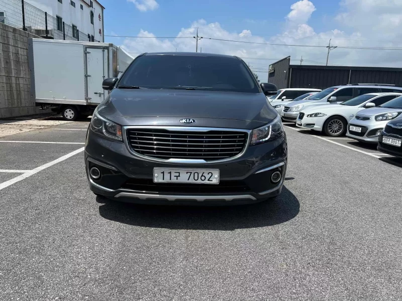 Kia Carnival