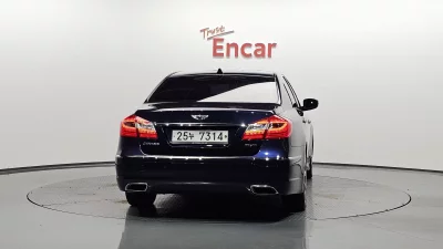 Hyundai Genesis