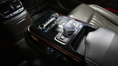 Genesis EQ900