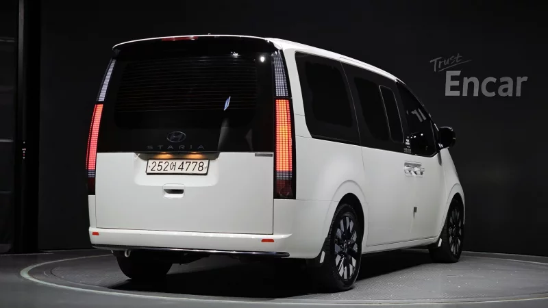 Hyundai Staria