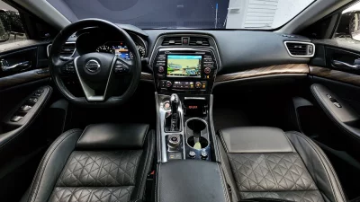 Nissan MAXIMA