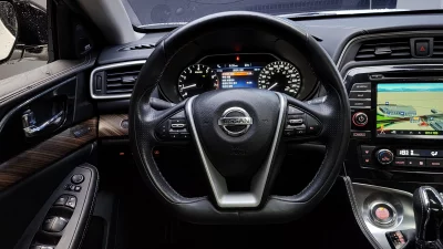 Nissan MAXIMA