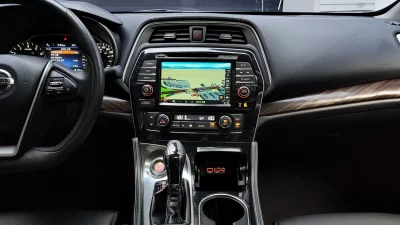 Nissan MAXIMA