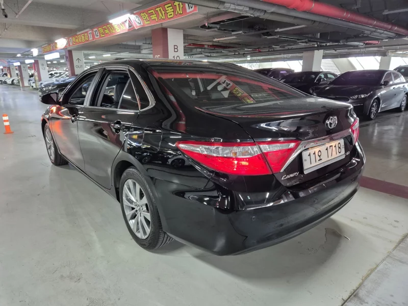 Toyota CAMRY