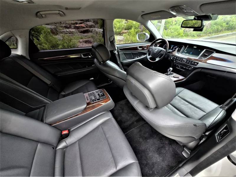 Hyundai Equus
