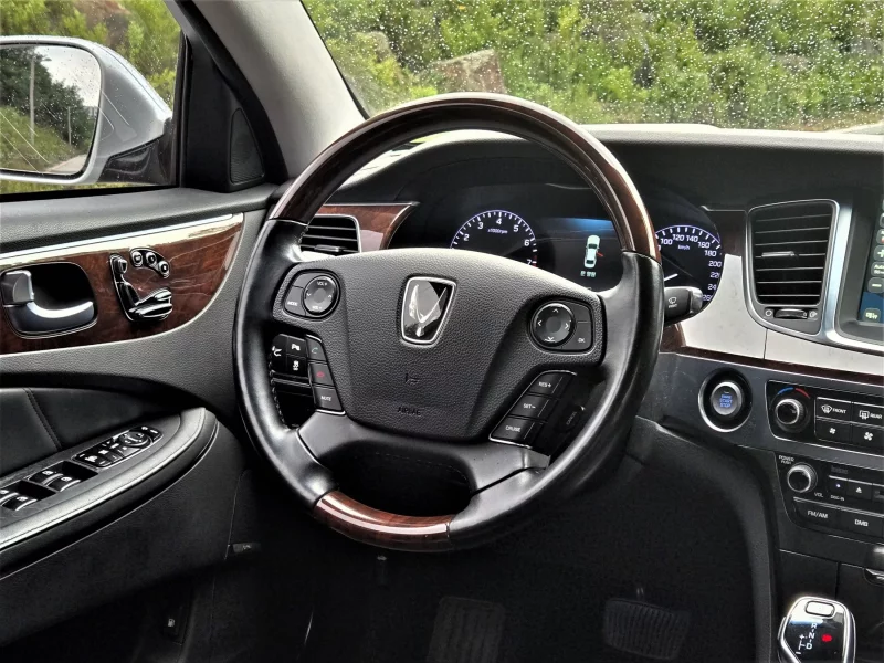 Hyundai Equus