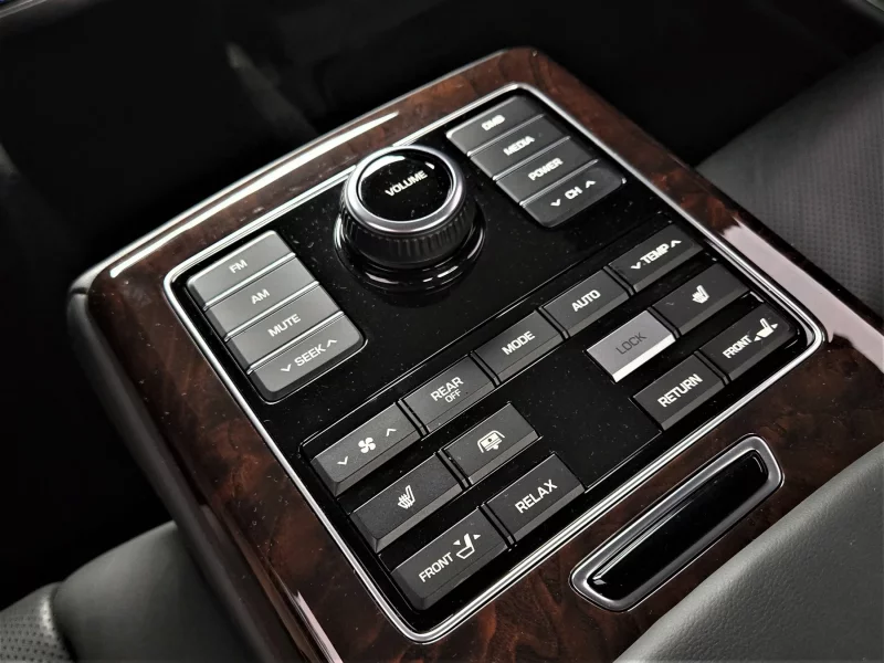 Hyundai Equus
