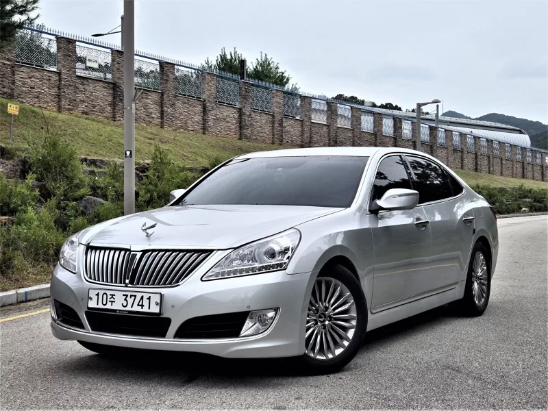 Hyundai Equus