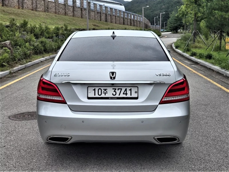 Hyundai Equus