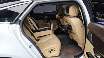 Jaguar XJ