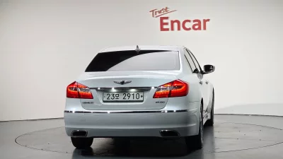 Hyundai Genesis
