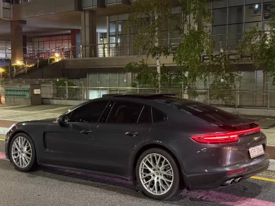Porsche PANAMERA