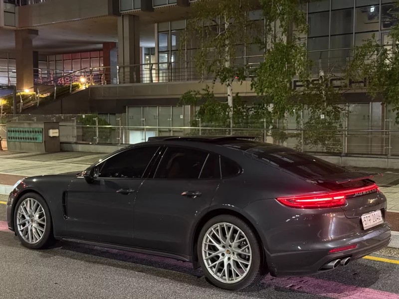 Porsche PANAMERA