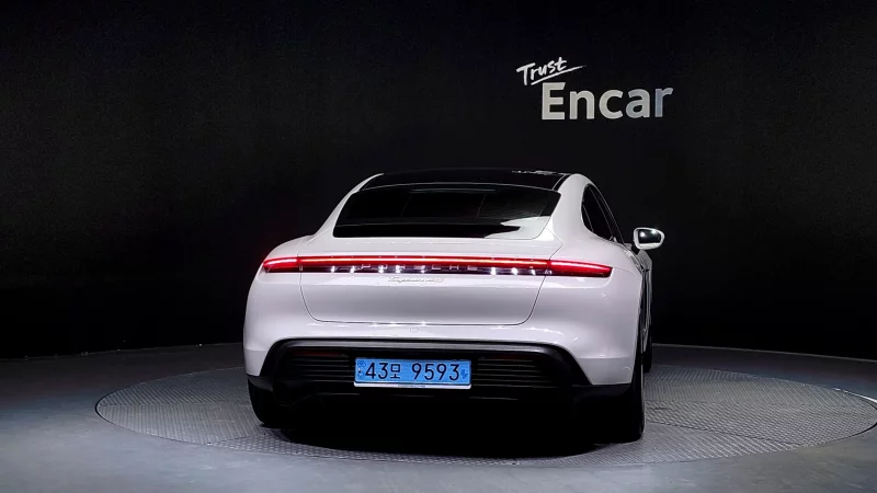 Porsche TAYCAN