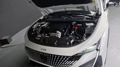 Peugeot 408
