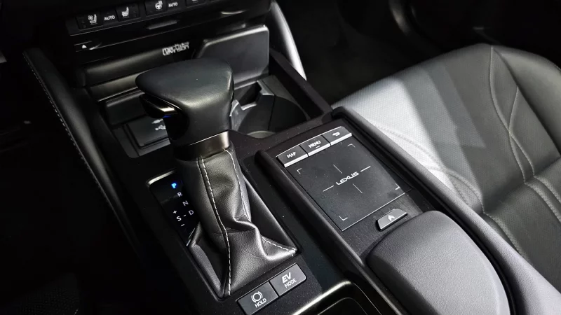 Lexus ES