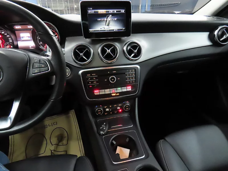 Mercedes-Benz GLA-Class