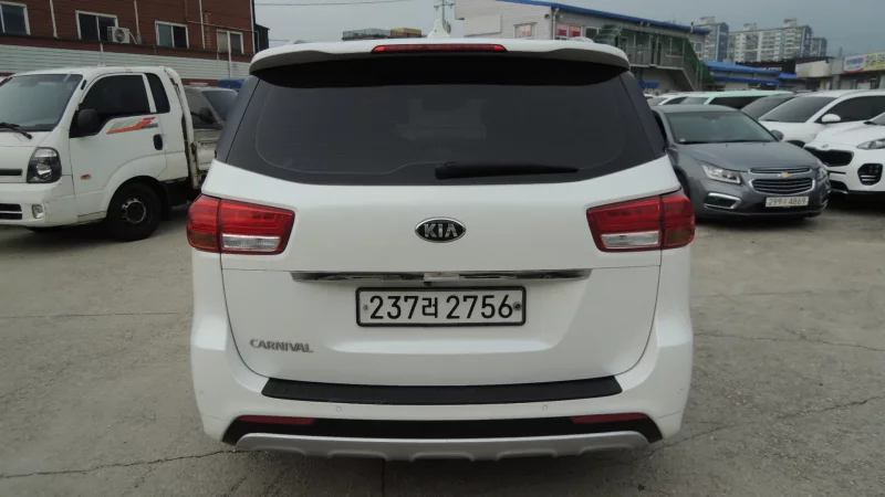 Kia Carnival