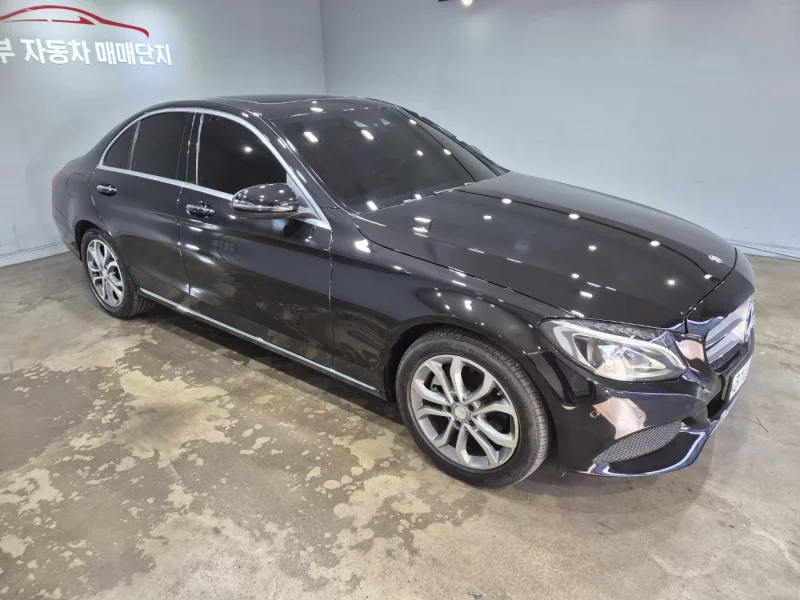 Mercedes-Benz C-Class