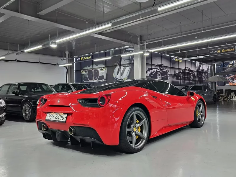 Ferrari 488