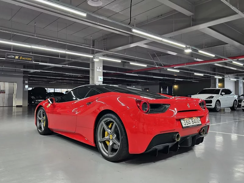Ferrari 488