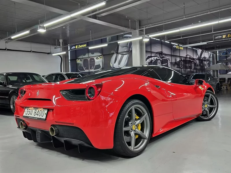 Ferrari 488