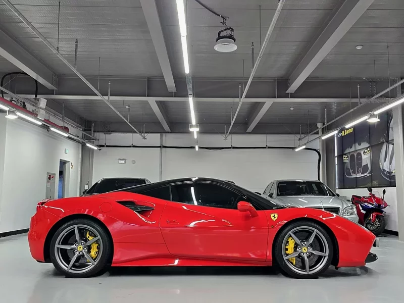 Ferrari 488