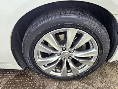 Infiniti M