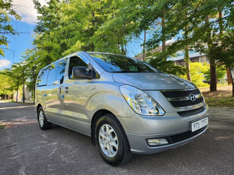 Hyundai Starex