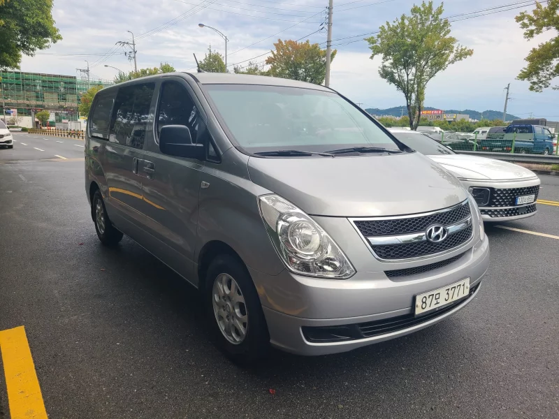 Hyundai Starex