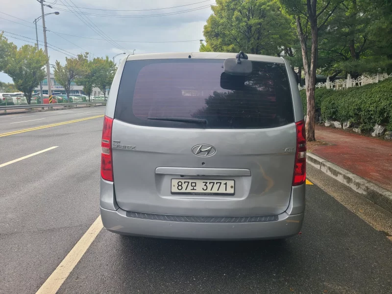 Hyundai Starex