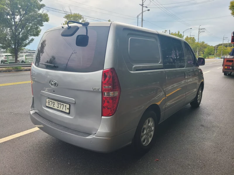 Hyundai Starex
