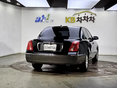 Kia OPIRUS