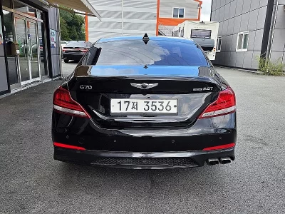 Genesis G70