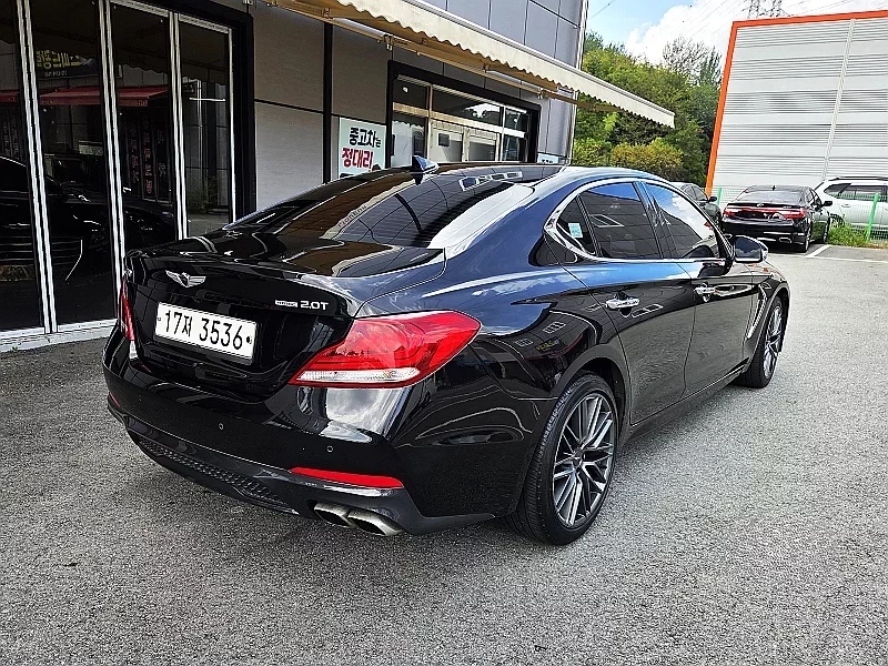 Genesis G70