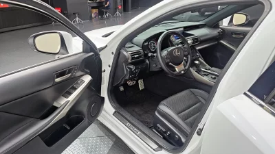 Lexus IS
