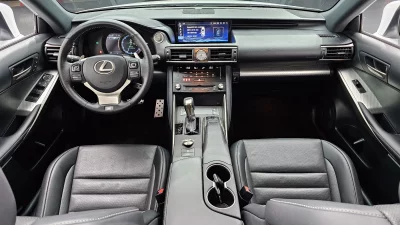 Lexus IS
