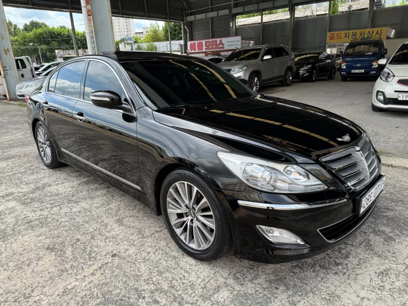 Hyundai Genesis