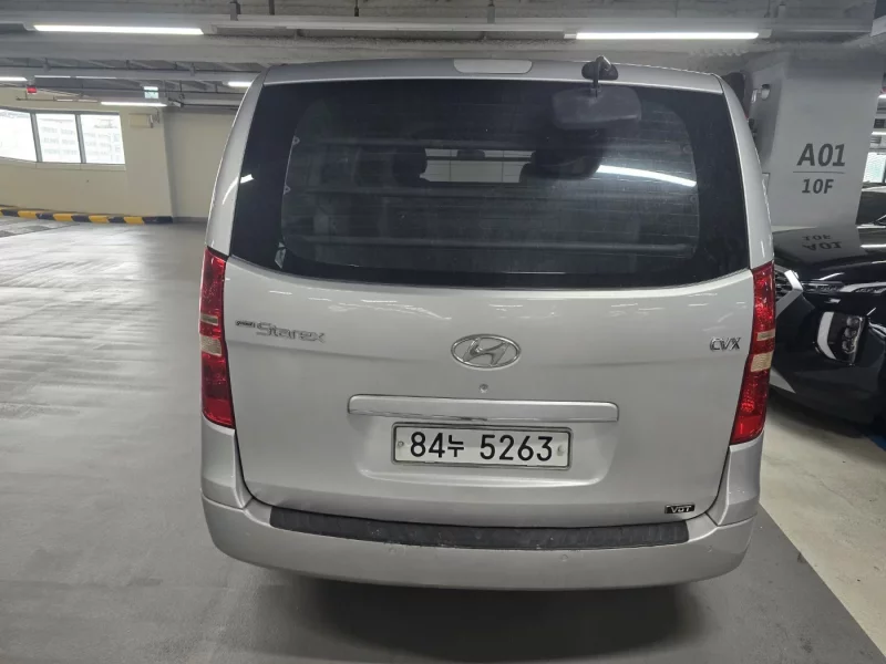 Hyundai Starex